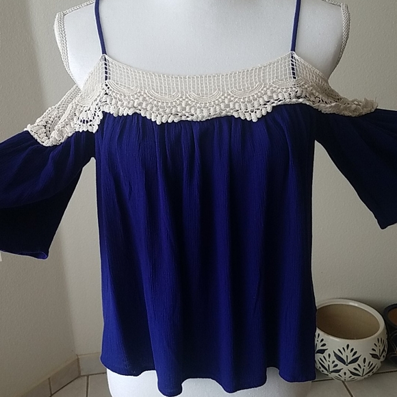 Romeo & Juliet Couture Tops - Romeo & Juliet Couture top